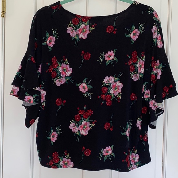 Express floral bell sleeve blouse - Picture 4 of 4